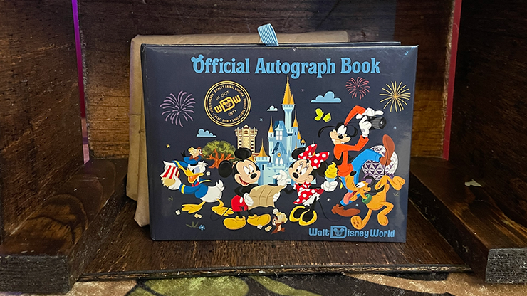 Walt Disney World Official Autograph Book 